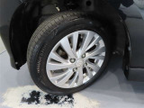 タイヤサイズは155/65R14です。