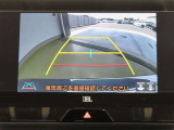 バックガイドモニターで、後方を確認しながら安心して駐車することができます。運転初心者も熟練者も必須の機能ですよ!