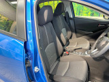 運転席シート廻りは使用感も少なく、良好な状態となっています。前オーナー様が丁寧に使っていたことがよくわかりますね。
