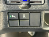 パーキングセンサーもついておりますので駐車などが苦手な方も安心して運転が可能です。