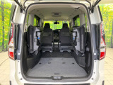 普段のお買い物や通勤、送迎等に十分な荷室スペースを確保しております。セカンドシートを倒すと、大きな荷物の積載も可能です♪