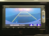 バックでの車庫入れも安心です! リアカメラが付いているバックモニター付のナビを装備しております。操作線もついており距離感も画面から確認できます。