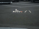 カラーヘッドアップディスプレイ付き。少ない視線移動で情報を確認できるので、運転の疲労軽減に繋がりますよ♪