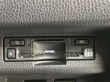 高速道路で便利な【ETC2.0】を装備しています。光ビーコン搭載で渋滞情報などナビゲーションと連動することで機能も充実いたします。他、観光施設に立ち寄るための高速料金割引サービス等もございます。