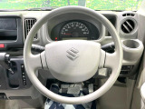 ステアリングも使用感が少なく、きれいな状態となっております♪