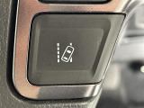 【レーントレーシングアシスト(LTA)】レーダークルーズコントロール使用時に、車線の中央を走るように支援したりお知らせしたりして、車線逸脱を防ぎます!機能には限界があるためご注意ください。