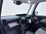 ダイハツのお店では、ダイハツ車を知り尽くしたプロフェッショナルが、専用の診断機器を使って各システムを点検しております。