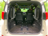 普段のお買い物や通勤、送迎等に十分な荷室スペースを確保しております。セカンドシートを倒すと、大きな荷物の積載も可能です♪