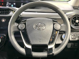 インテリアに合わせたデザインのステアリングは、運転される方のことも考え、運転しやすい形状、大きさです。是非一度、実際に触ってお確かめください。