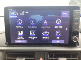 ナビゲーションはギャザズ9インチメモリーナビ(LXM-242ZFNi)が装着されております。AM、FM、フルセグTV、Bluetoothがご使用いただけます。
