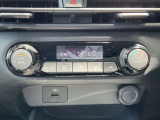 オートエアコンは、温度や風量を自動で調整してくれるため、運転に集中でき、疲労軽減にもつながります。また、車内の温度を一定に保つことで、結露やカビの発生を防ぐ効果もあります。