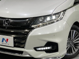 【LEDヘッドライト】悪天候や夜間走行時も良好な視界を確保し安心して運転できる高輝度LEDヘッドライトを装備!点灯速度が早く、消費電力も抑えられています。