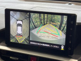 【パノラミックビューモニター】専用のカメラにより、上から見下ろしたような視点で360度クルマの周囲を確認することができます☆死角部分も確認しやすく、狭い場所での切り返しや駐車もスムーズに行えます。