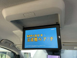 後席用TVモニターは、家族からのリクエストが多い装備品です!長時間のドライブや渋滞のイライラを解消!好きな映画でもいかがですか?