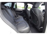 リアシートも広々とご利用頂けます。お車詳細や展示状況はフリーダイヤル(0078-6002-498412)またはBPS城東鶴見06-6933-6600迄お気軽にお問合せ下さい。