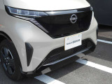 移動物が近づくと知らせてくれるMOD付きです。車の周りを歩いている人や自転車など動いているものを検知してディスプレイへの表示とブザーでドライバーに注意を促します。