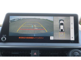 パノラミックビューモニター付きです。車両を上から見たような映像をディスプレイオーディオ画面に表示。運転席からの目視だけでは見にくい、車両周辺の状況をリアルタイムでしっかり確認できます。