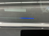 キーを携帯し、スライドドアに近づくとセンサー部のLEDが点灯し光に手をかざし左右に動かすことで、パワースライドドアの開閉が行えるジェスチャーコントロール付きです!