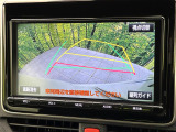 【バックカメラ】駐車時に後方がリアルタイム映像で確認できます。大型商業施設や立体駐車場での駐車時や、夜間のバック時に大活躍!運転スキルに関わらず、今や必須となった装備のひとつです!