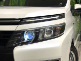 【LEDヘッドライト】悪天候や夜間走行時も良好な視界を確保し安心して運転できる高輝度LEDヘッドライトを装備!点灯速度が早く、消費電力も抑えられています。