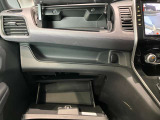 収納スペースもたくさん有ります☆車検証や小物類などすっきり収納♪