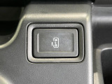 【パワースライドドア】スマートキーや運転席のスイッチでスライドドアの開閉が可能♪電動だから力を入れてドアを開ける必要が無く、小さいお子様でも、重い荷物を持っている時もラクに開け閉めできます♪