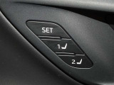 運転席のパワーシートは2名様分までメモリー機能付きです。