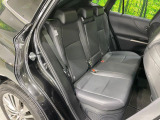 後部座席も気になるようなキズ・汚れやへたり等、大きなダメージはなく、良好な状態です。
