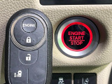 【エンジンスターター】離れた場所からでもリモコンでエンジン始動が可能。乗車前始動で夏場&冬場に大活躍!