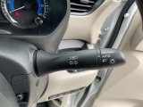 トンネル進入時や暗くなれば自動点灯するオートライトです。