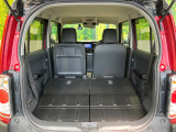 普段のお買い物や通勤、送迎等に十分な荷室スペースを確保しております。セカンドシートを倒すと、大きな荷物の積載も可能です♪