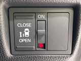 【パワースライドドア】スマートキーや運転席のスイッチでスライドドアの開閉が可能♪電動だから力を入れてドアを開ける必要が無く、小さいお子様でも、重い荷物を持っている時もラクに開け閉めできます♪