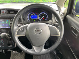 ステアリングも使用感が少なく、きれいな状態となっております♪
