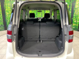 普段のお買い物や通勤、送迎等に十分な荷室スペースを確保しております。セカンドシートを倒すと、大きな荷物の積載も可能です♪
