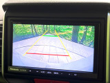 【バックカメラ】駐車時に後方がリアルタイム映像で確認できます。大型商業施設や立体駐車場での駐車時や、夜間のバック時に大活躍!運転スキルに関わらず、今や必須となった装備のひとつです!