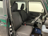 【フロントシート】乗用車と同じ運転しやすい設計となっています。