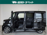 両側スライドドアを採用しています、助手席側は電動式で運転席から開閉できます。(運転席側は手動式です。)