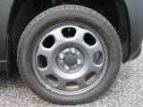 純正アルミを履いてます!燃費の面でも活躍してくれる装備です!