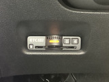 ハンドルの左下にETC2.0がついています。高速道路の料金所の通過も楽々です。 カードの取り出しもしやすい場所についています。