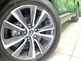 【純正18インチアルミホイール】外観にマッチした純正アルミホイールを装着しております。各種社外アルミホイールや、スタッドレスタイヤも取扱いしております。是非ご相談ください♪