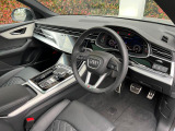 Audiのインテリアはエクステリア同様、優れたデザイン性とクオリティ、そして機能性を兼ね備えております。