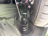 お車を安心してお乗りいただく為には、足回りの定期点検が欠かせません。サービスサポート(有償保証)では無料点検もご提供しており、安心のカーライフをお過ごしいただけるサポート体制が整っています。