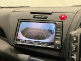 【バックカメラ】リバースにするだけで映ります、後方の安全確認や、狭い駐車場での車庫入れ、雨の日や夜間など視界の悪い時に便利です!安全にバックする為には欠かせない装備です。