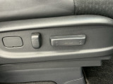 電動シート付きです!快適なポジションに合わせやすく大変便利です!