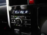 車内の温度管理に便利なオートエアコン☆