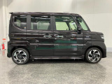 後席両側電動スライドドア☆開け閉めの際に隣の車や壁にぶつける心配もありません。
