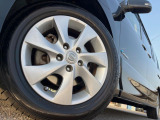 【純正16インチアルミホイール】外観にマッチした純正アルミホイールを装着しております。各種社外アルミホイールや、スタッドレスタイヤも取扱いしております。是非ご相談ください♪