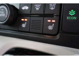 シートヒーター装備付き車!!座席に埋め込まれた電熱線によりシートを暖めることが出来る装備で、温められたシートは、寒い冬には最適です!!
