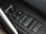電動格納式ドアミラー・パワーウインドウを装備しています。