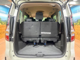 普段のお買い物や通勤、送迎等に十分な荷室スペースを確保しております。セカンドシートを倒すと、大きな荷物の積載も可能です♪